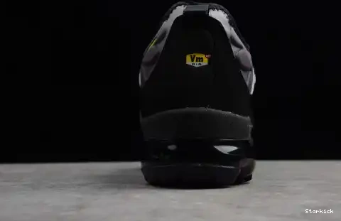 924453-009 VOLT-WHITE BLACK VAPORMAX PLUS 0524